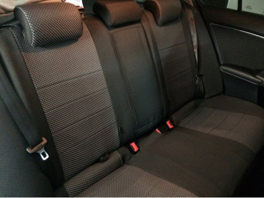 Авточехлы на Toyota Avensis T27 Авточехлы на Toyota Avensis T27