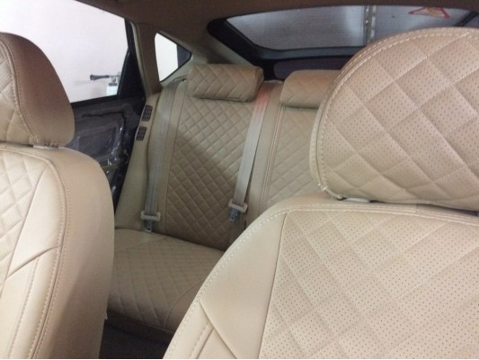 Авточехлы на Toyota Prius Авточехлы на Toyota Prius