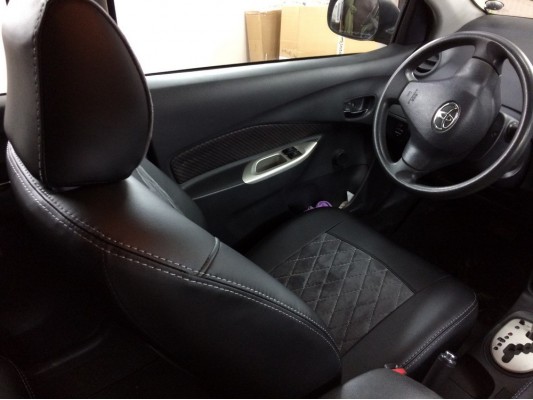 Авточехлы на Toyota Yaris Авточехлы на Toyota Yaris